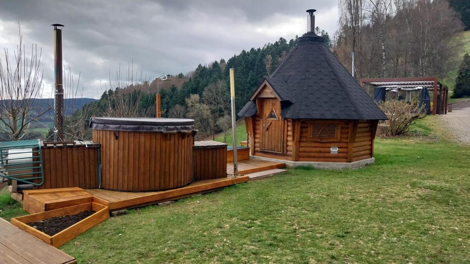 Отель Le Bouton D'Or Лапутруа Экстерьер фото